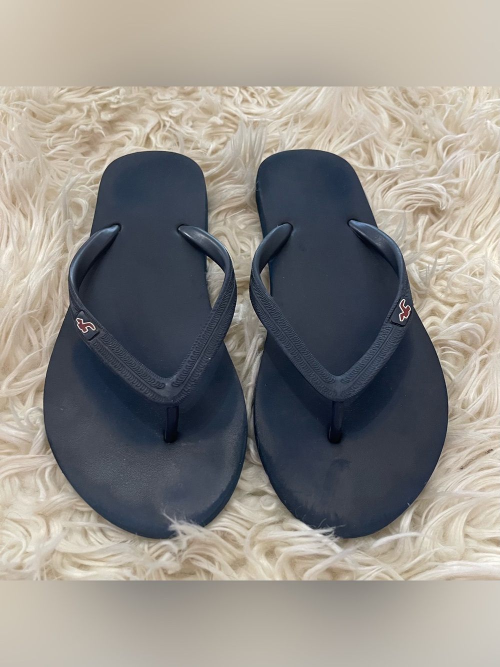 Hollister sz 7.5 Dark Blue Rubber Flip Flops with Logo Accent